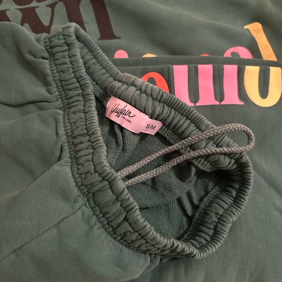 Mayfair Group Set - Picture 5 of 6